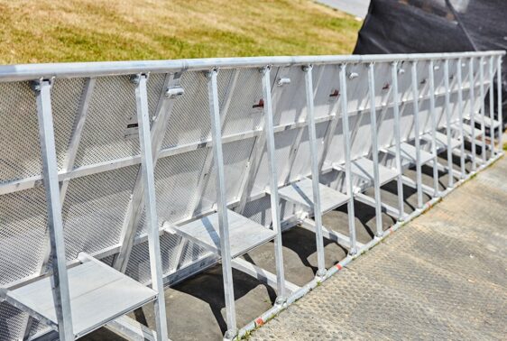 Stage Barrier Alu